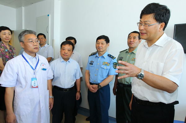 河南省委副书记王炯到郑州市二七区检查调研征兵工作